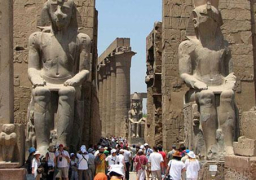 عالم المصريات البريطاني نيكولاس ريفز يصل الأقصر غدًا لإثبات نظريته الأثرية المتعلقة بدفن نفرتيتي