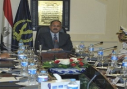 وزير الداخلية يستعرض خطة تأمين الانتخابات ويشدد على حسن معاملة المواطنين