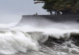 الأقاليم الساحلية بجنوب الصين تستعد لوصول إعصار قوي اليوم