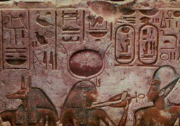 وزير الآثار: نجحنا فى استرداد لوحة جدارية خرجت بطرق غير مشروعة لبريطانيا