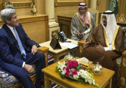 العاهل السعودي يبحث مع كيري القضايا الإقليمية والأمنية الثنائية