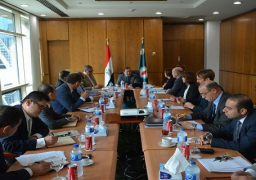 الملا يبحث مع رؤساء عدة شركات سبل الانتهاء من مشروعات تنمية حقول البترول المكتشفة