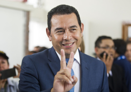 جيمي موراليس يفوز في جولة الإعادة للانتخابات الرئاسية بجواتيمالا