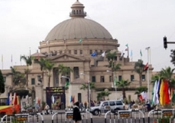 رئيس جامعة القاهرة يبحث أوجه التعاون مع وفد المعونة الأمريكية