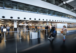 طائرة تهبط اضطراريا في مطار فيينا بعد توقف أحد محركيها بشكل مفاجئ