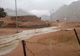 فتح طريق “طابا – نويبع” بعد إزالة آثار السيول