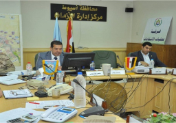 محافظ أسيوط يطمئن رئيس الوزراء على سير العمليات الانتخابية