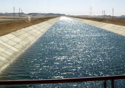 مغازى يتفقد مشروع تنمية جنوب الوادى بتوشكى ومتحف الرى بأسوان