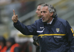 نادى بولونيا الإيطالى يقيل مدربه “ديلو روسي”