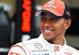 هاميلتون يحرز لقبه العالمي الثالث في بطولة فورمولا 1