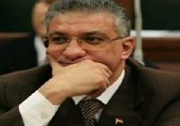 خاص لراديو مصر…..وزير التنمية : ان الوزارة تعطي مشكلة القمامة اولوية خاصة