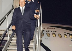 الفريق / محمود حجازى يعود إلى أرض الوطن بعد زيارته لفرنسا .