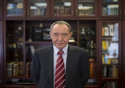 مقتل المليونير ووزير الإعلام الروسي الأسبق ميخائيل ليسين المقرب من بوتين في فندق بواشنطن