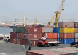 إغلاق 4 موانئ بالسويس بسبب سوء الأحوال الجوية