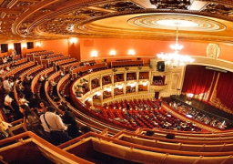 الجمهور يمنع أعضاء لجنة التحكيم من دخول الأوبرا ومشاهدة ”من ضهر راجل’