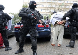 الحكومة الفرنسية تعلن القبض على عدد من المشتبه بهم في هجمات باريس