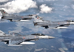 الطيران الروسي يدمر مستودعا ومصفاة للنفط وعربات صهريج تابعة لـ” داعش ” في سوريا