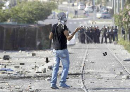 الكنيست يصادق على مشروع قانون يقضي بالسجن 3 سنوات على راشقي الحجارة