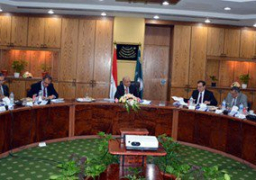 رئيس الوزراء يبحث مع وزير البترول خطة الوزارة فى إطار برنامج الحكومة