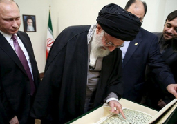 بوتين يهدي خامنئي أقدم نسخة خطية للقرآن في روسيا