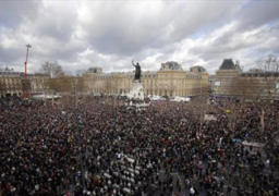 رويترز: مئات الأشخاص يغادرون سريعًا تجمعًا في ساحة “لا ريبوبليك” بباريس.. والسبب مجهول