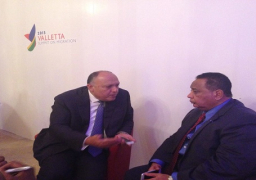 سامح شكري يلتقي وزير خارجية السودان على هامش قمة فاليتا