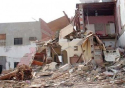 محافظ الفيوم يتفقد موقع عقاري الصوفي المنهارين ويوجه بتوفير الرعاية للمصابين