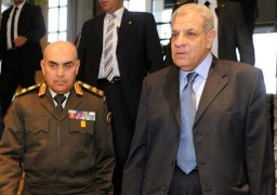 محلب والفريق أول صدقى صبحى يقومان بزيارة مصابى حادث الطائرة الهليكوبتر