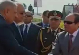 “محلب” وعدد من الوزراء يستقبلون السيسى لتدشين مشروع شرق بورسعيد