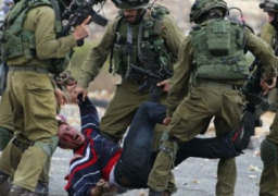 استشهاد فلسطيني برصاص الاحتلال.. وإصابة 11 في مواجهات على حدود غزة