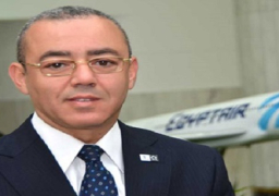 وزير الطيران يلتقي رؤساء الشركات التابعة للوزارة لإستعراض خطط التأمين