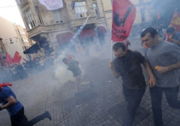 احتجاجات واشتباكات في عدد من أحياء اسطنبول