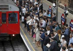 الإدعاء البريطاني: المتهم بطعن رجلين في مترو لندن يحتفظ بصور مرتبطة بـ”داعش “