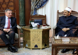 الإمام الأكبر في لقائه بالسنيورة: التشرذم والتفرقة اضعف قدرة العرب على مواجهة التحديات