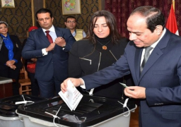 السيسى يدلي بصوته فى جولة الإعادة في لجنته الانتخابية بمدينة نصر