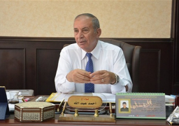 محافظ البحر الأحمر يتفقد منافذ بيع السلع بأسعار مخفضة