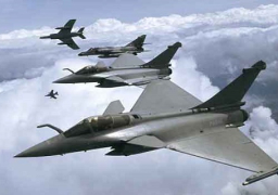 المرصد السوري: مقاتلات تقصف مواقع “داعش” في محيط مدينة “تدمر” الأثرية