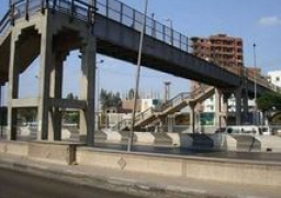 انهيار جزئي بكوبري المشاة بمدينة قليوب