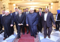 بالصور..شيخ الأزهر للشباب: كونوا على مستوى المسؤولية التي تقع على عواتقكم