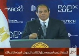 السيسي : الاعتماد على التكنولوجيا سيسهم في تطوير المجتمع ومواجهة الفساد