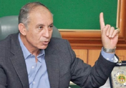 محافظ البحر الأحمر يشدد على الالتزام بالأسعار المخفضة في المنافذ