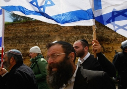 مستوطنون يقتحمون المسجد الأقصى تحت حماية قوات الاحتلال