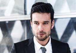 وزارة السياحة تستضيف الفنان البرازيلى العالمي سيرجيو مارونى