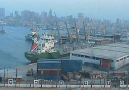 إغلاق ميناء العين السخنة بالسويس بسبب العاصفة الترابية