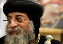 البابا تواضروس الثاني يزور مصابي الكنيسة المرقسية بالإسكندرية ويقدم العزاء في شهداء الشرطة