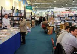 أثري يطالب وزارة الآثار بالمشاركة فى معرض القاهرة الدولى للكتاب