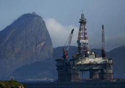 النفط يفقد أقل من 33 دولارا مقتربا من أدنى مستوي في 12 عاما