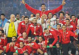 تتويج فراعنة اليد باللقب الأفريقى : مكاسب … عودة الجماهير للمدرجات.. نقل صورة حقيقية عن القاهرة للعالم.. القدرة على تنظيم البطولات الدولية.. إفراز جيل متميز لفراعنة اليد