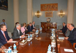 وفد مجلسي العموم واللوردات البريطانيين يؤكد لشكري أنه سيوصى بالاستئناف العاجل لحركة السياحة لمصر