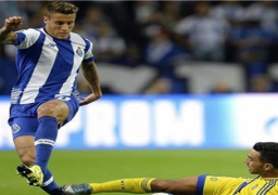 فيورنتينا يقترب من شراء تيلو لاعب برشلونة المعار الى بورتو